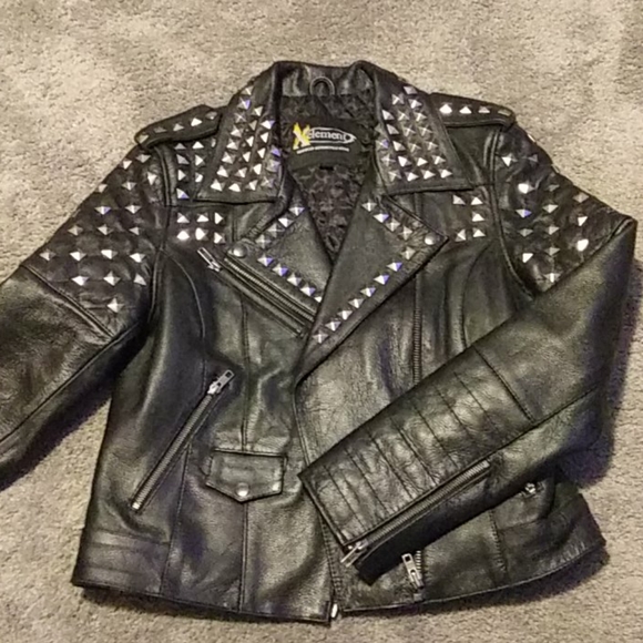 100% Leather Motorcycle Jacket - Picture 5 of 12